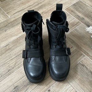UGG noe ankle boots